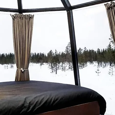 Arctica Lapland - Aurorahut Adventure